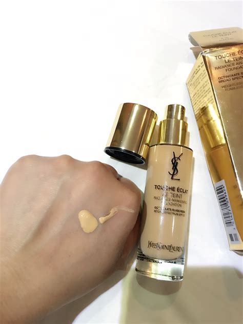 Yves Saint Laurent Touche Éclat Le Teint Foundation SPF 22, 